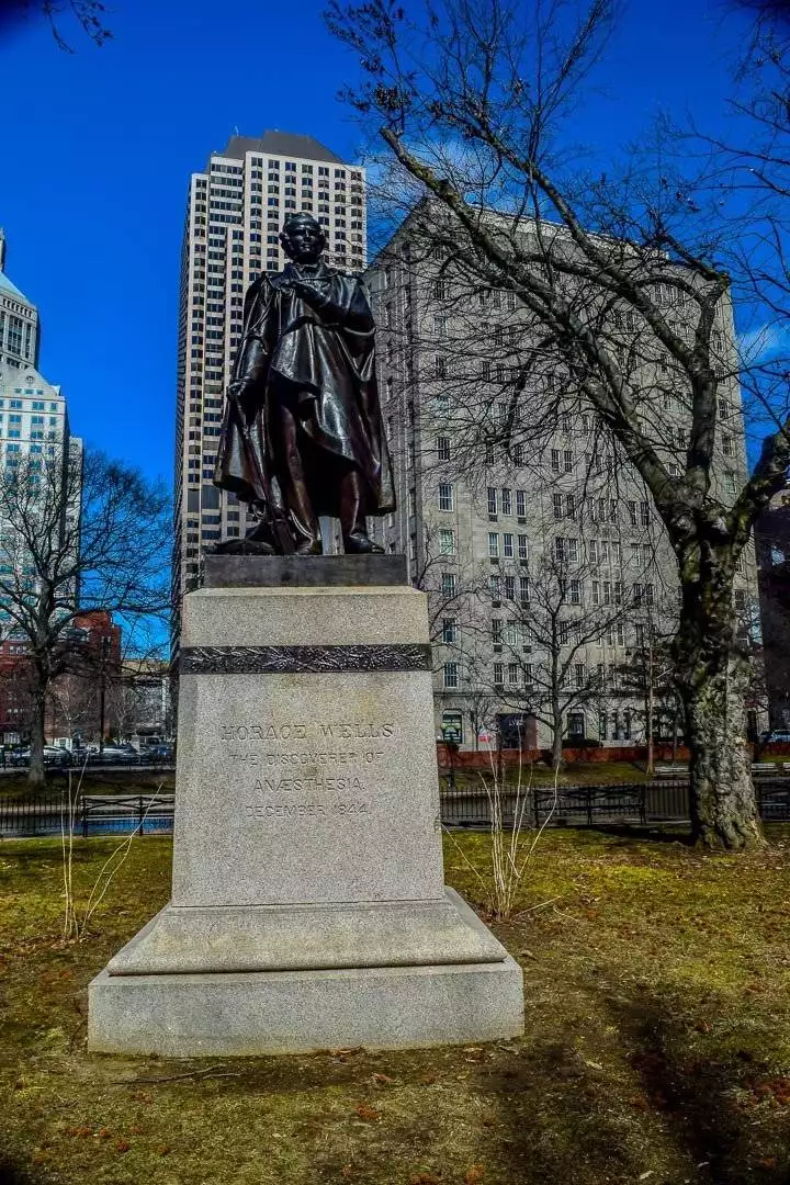 Horace Wells' Statue in Bushnell Park
