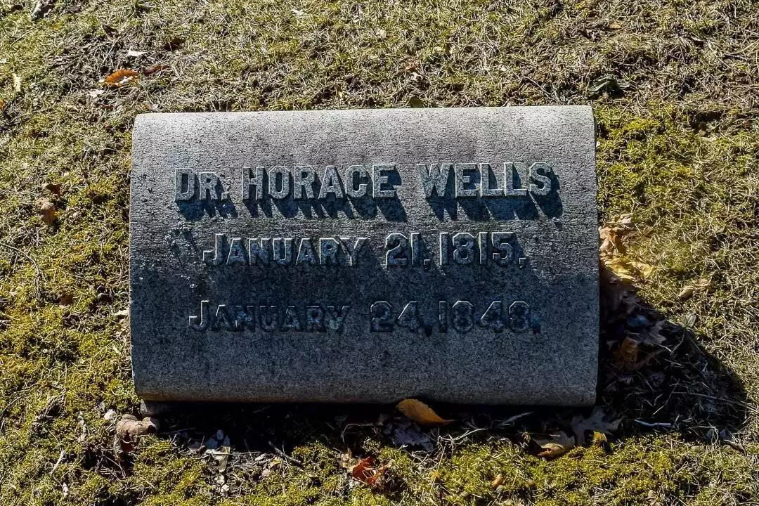 Horace Wells' headstone in Cedar Hill Cemetery, Hartford CT